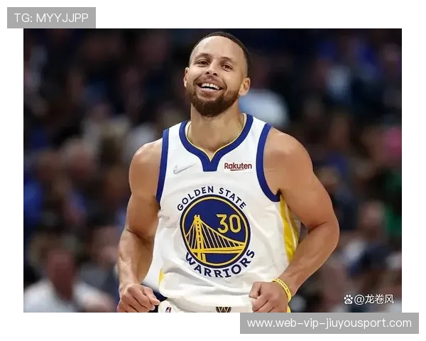 库里精准跑位接球命中，勇士再展外线杀伤